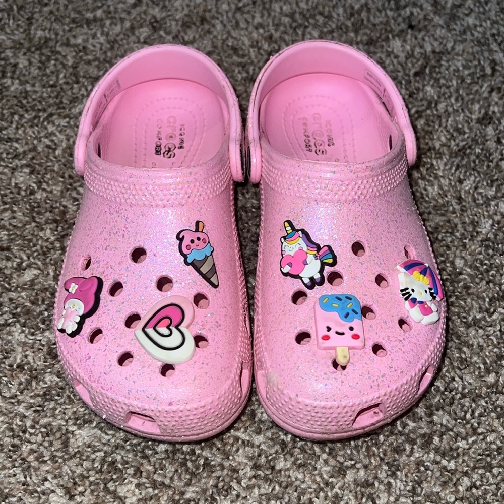Girls Glitter Bubblegum Pink CROCS Sz C13 w/Charms
